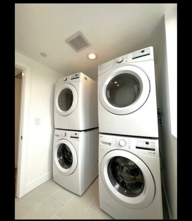 Photo - 1543 W 37th Pl