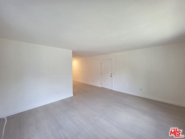 Photo - 912 N Ridgewood Pl Unit 2