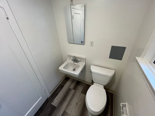 Photo - 408 W El Camino St