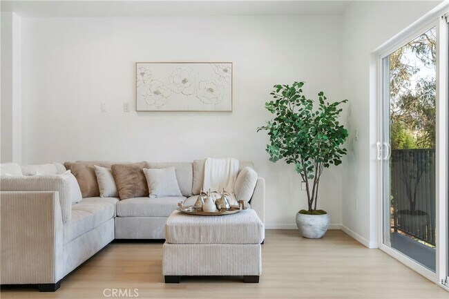 Photo - 2515 Alsace Ave