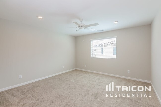 Photo - 31702 Luther Dr