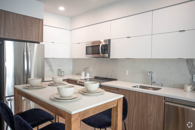 Photo - Archer Hollywood