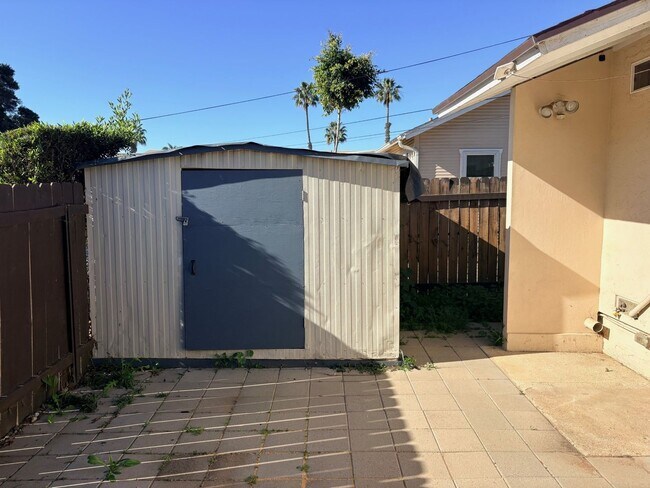 Photo - 582-582-582-582 McIntosh St Unit 582