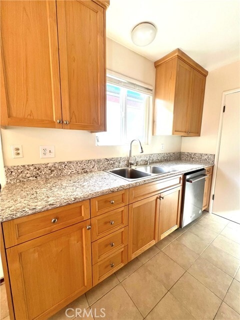 Photo - 3501 W Alameda Ave