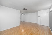 1BR, 1BA - 675SF - Living Room - 1216 N Las Palmas Ave