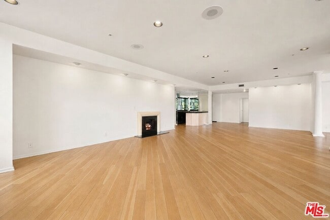 Photo - 10430 Wilshire Blvd Unit 202