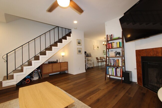 Photo - 3821 Albatross St Unit 3