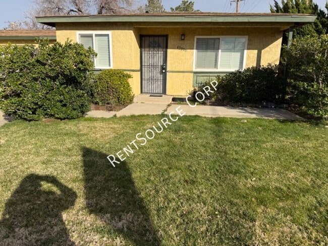 Building Photo - 42000 Blueflax Ave