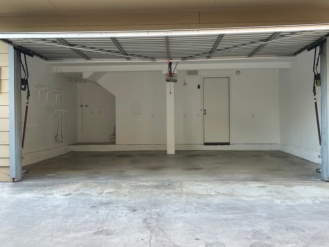 Photo - 411 Pioneer Dr Townhome