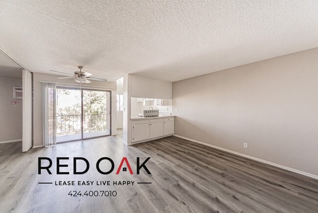 Building Photo - 8614 Woodley Ave