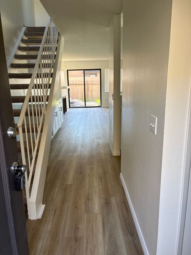 Photo - hbr4882 Unit 2