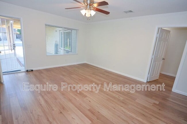 Photo - 5335 Felicia St