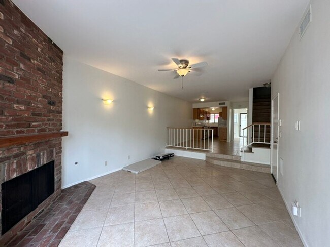 Photo - Calabasas 2+3 with bonus room located in a great community