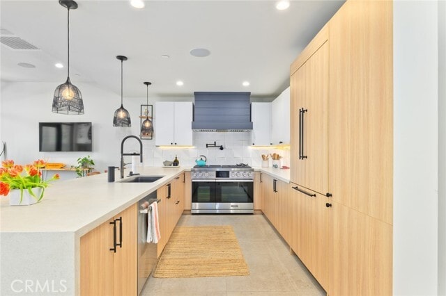 Photo - 502 E Balboa Blvd