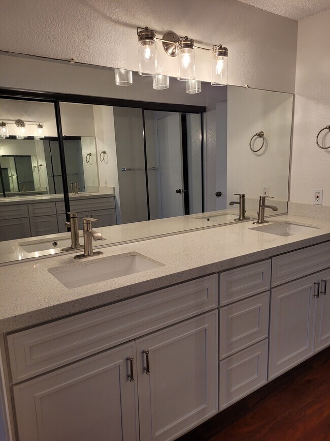 Photo - 2563 Plaza del Amo Unit 107