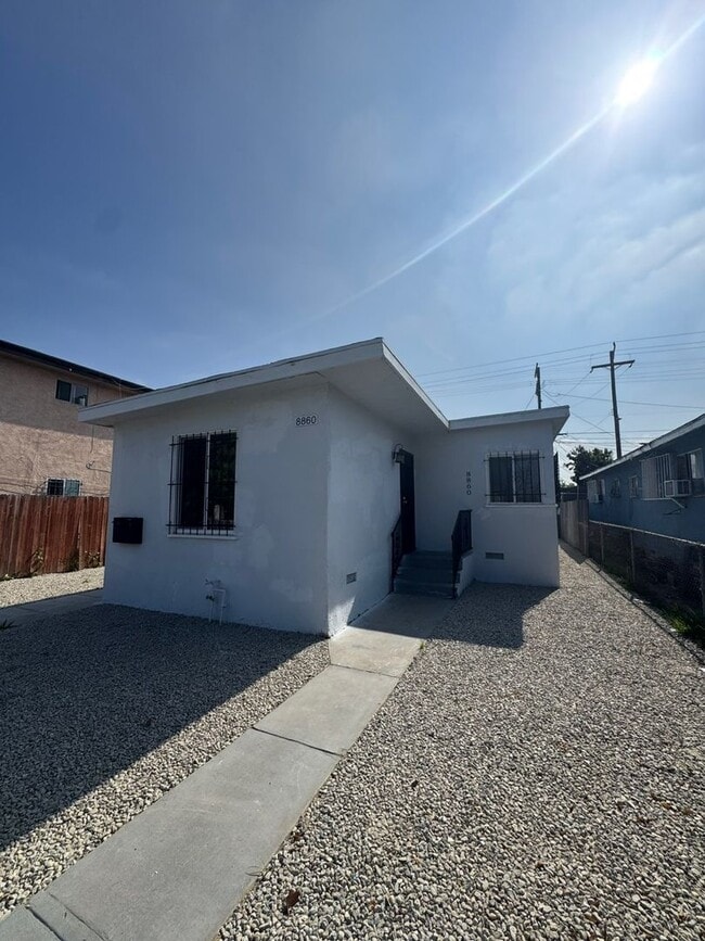 8860-8862 S Central - 8860-8862 S Central Apartment Unit 8860