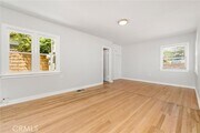Photo - 553 N Pine St