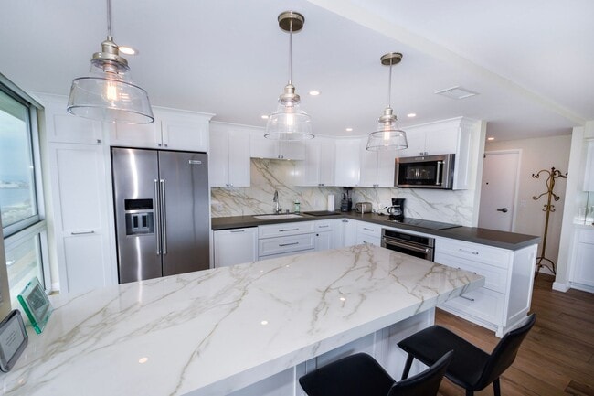 Photo - 1710 Avenida Del Mundo Unit Vacation Rental