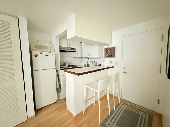 Photo - 12 Spinnaker St Unit 12B