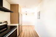 Photo - 1346 S Dunsmuir Ave Townhome