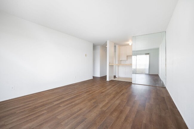 Photo - Pacific Beach condo now available, excellent location! Unit 2G