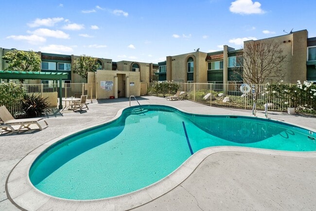 Photo - La Palma Woods Apartments