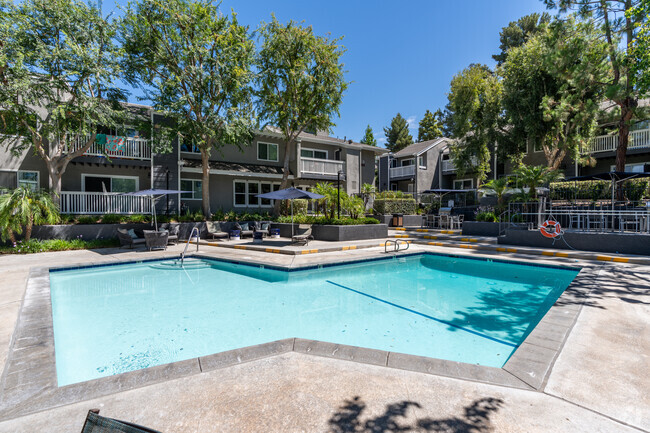Building Photo - Arrive Santa Clarita Rental