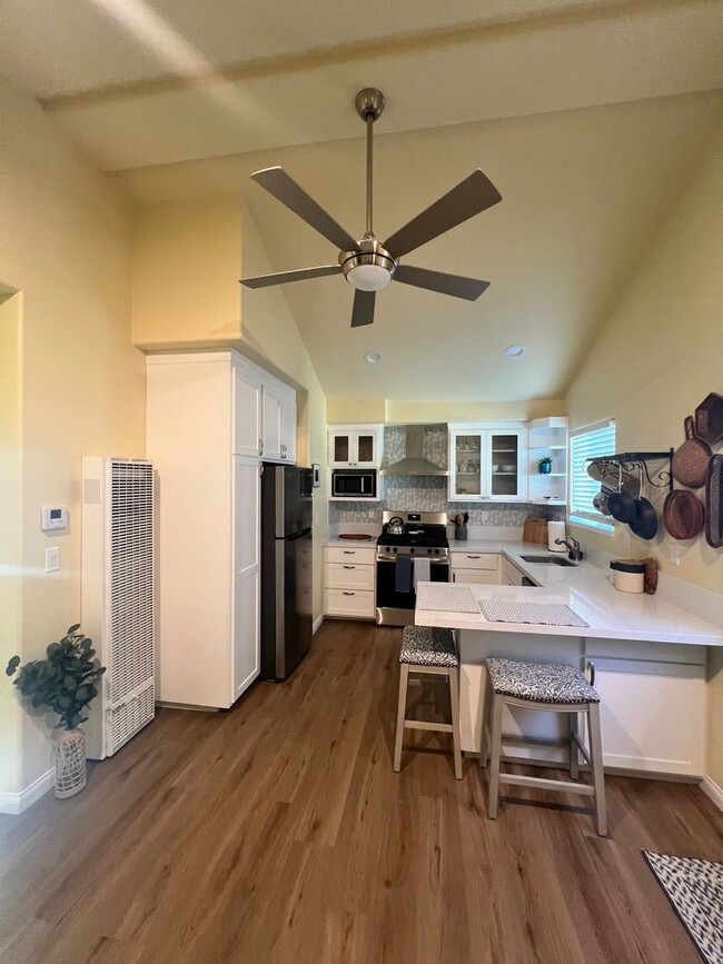 Photo - Ventura - Fully furnished one bedroom, one...