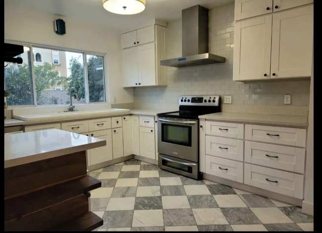 Photo - 2794 Magnolia St