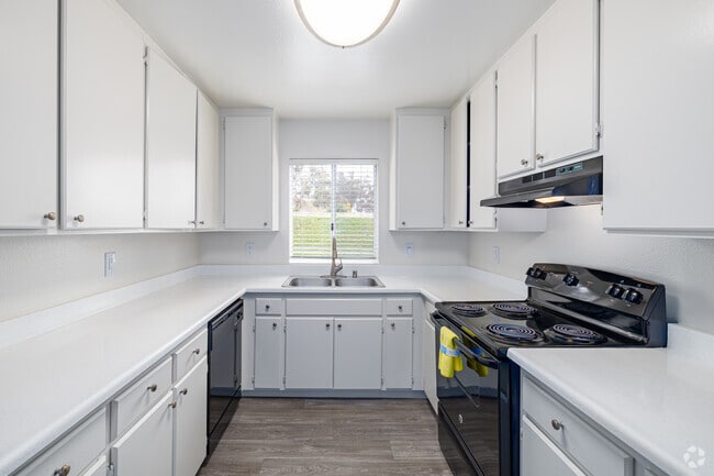 2BR, 1.5BA - 970SF - Kitchen - Elan Village North