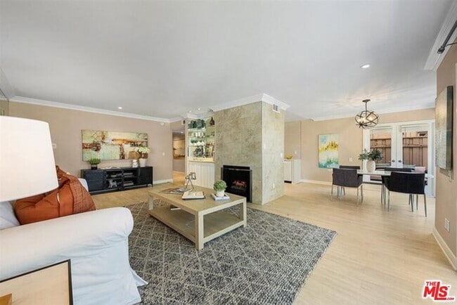 Photo - 2345 Roscomare Rd Unit 201