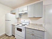 Kitchen - Valley View Apartments