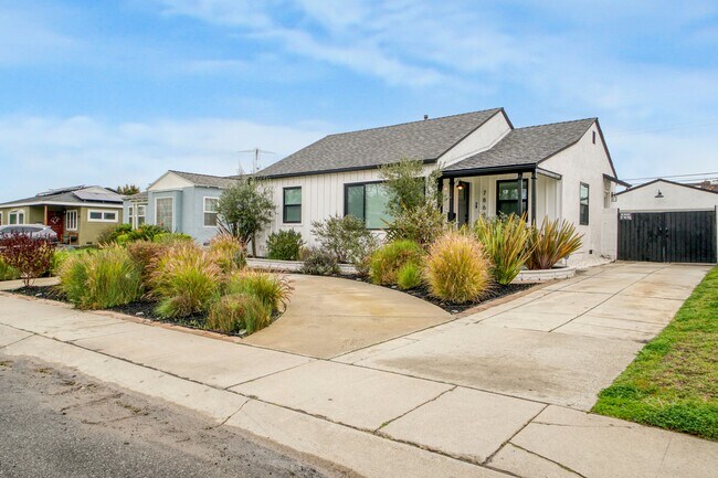 Photo - 7868 Naylor Ave House