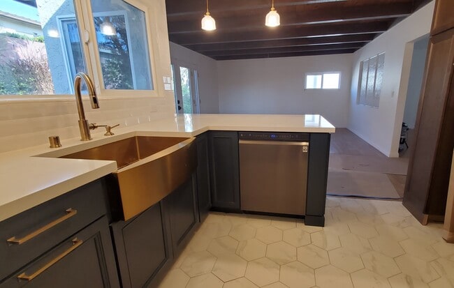 Photo - 5303 W 139th St