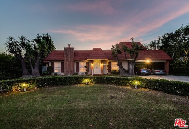 Photo - 525 N Rexford Dr House
