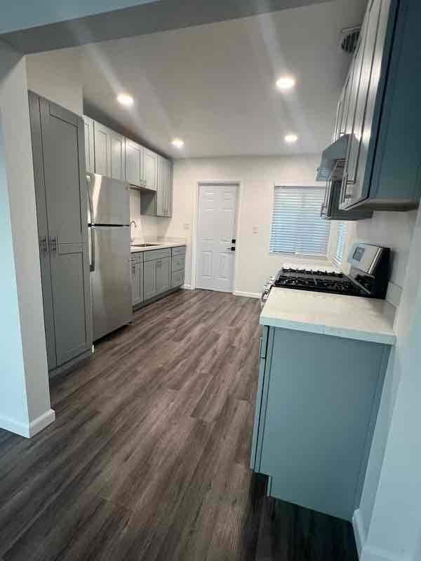 Photo - 7097 Central Ave