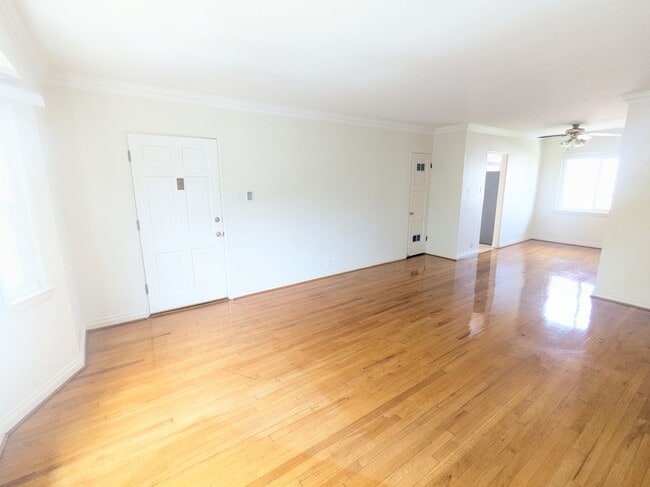 Photo - 5671 S San Vicente Blvd Unit D