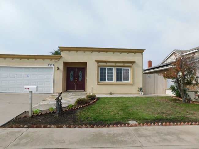 Photo - Beautiful single story 3 bedroom, 2 bathro...