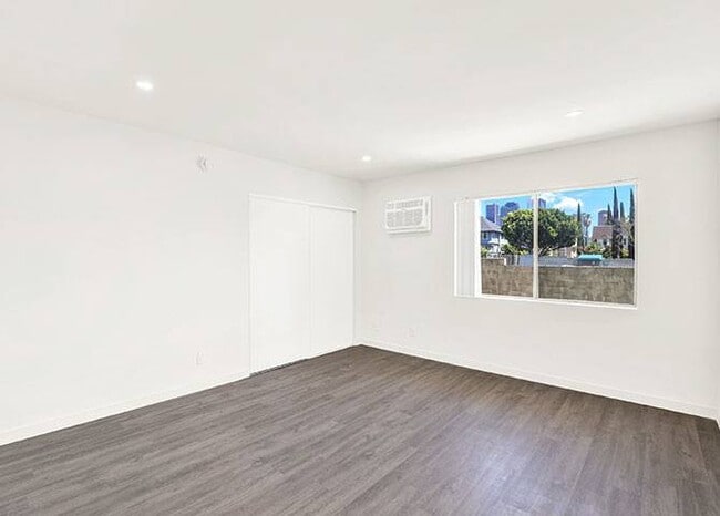 Photo - Bonnie Brae Apartments