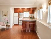 Photo - 564 W 36th St