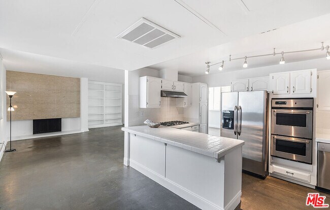 Photo - 17366 Sunset Blvd Unit 201