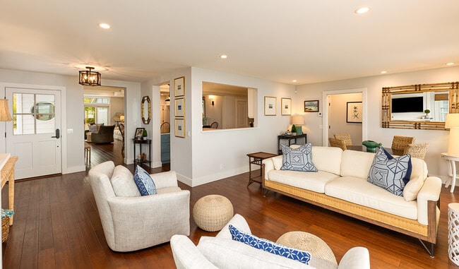 Photo - 2430 Whitney Ave