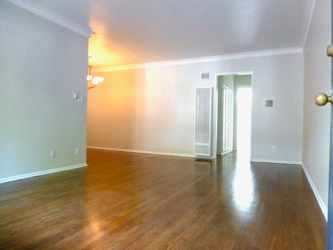 Building Photo - North Vista 4 Rental
