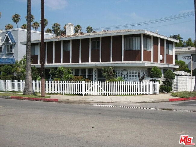 Photo - 13203 Moorpark St Unit 6