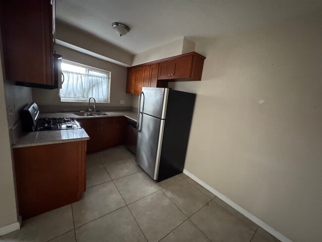 Photo - 5401 W Olympic Blvd Unit 1