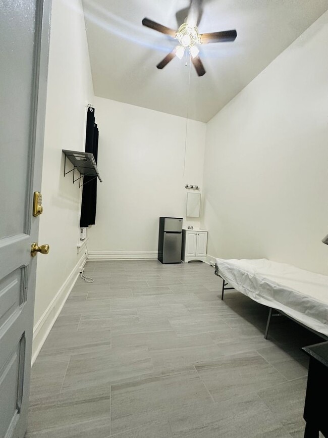 Photo - Newly Remodeled SRO – Historic Gaslamp Quarter Unit 17