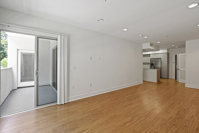 Photo - Armacost Manor by Wiseman