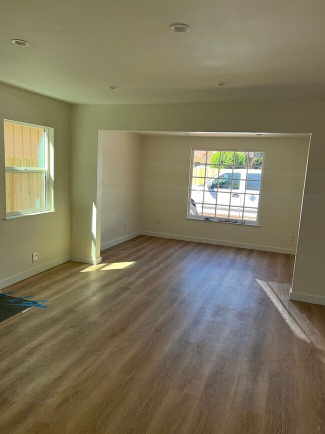 Photo - 256 N Alvarado St Unit Front House