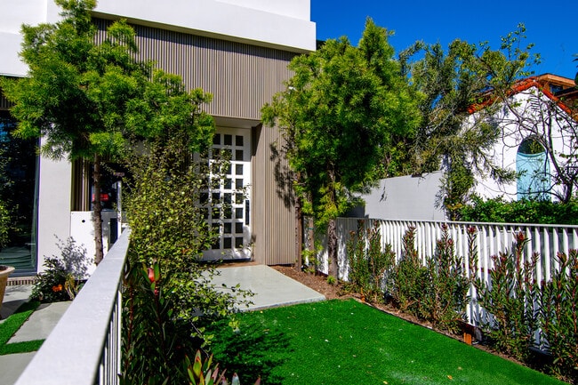 Photo - 1623 S Bedford St Townhome