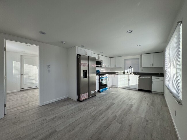 Photo - Brand New in 2024 and Stunning 1+1 Reseda ADU